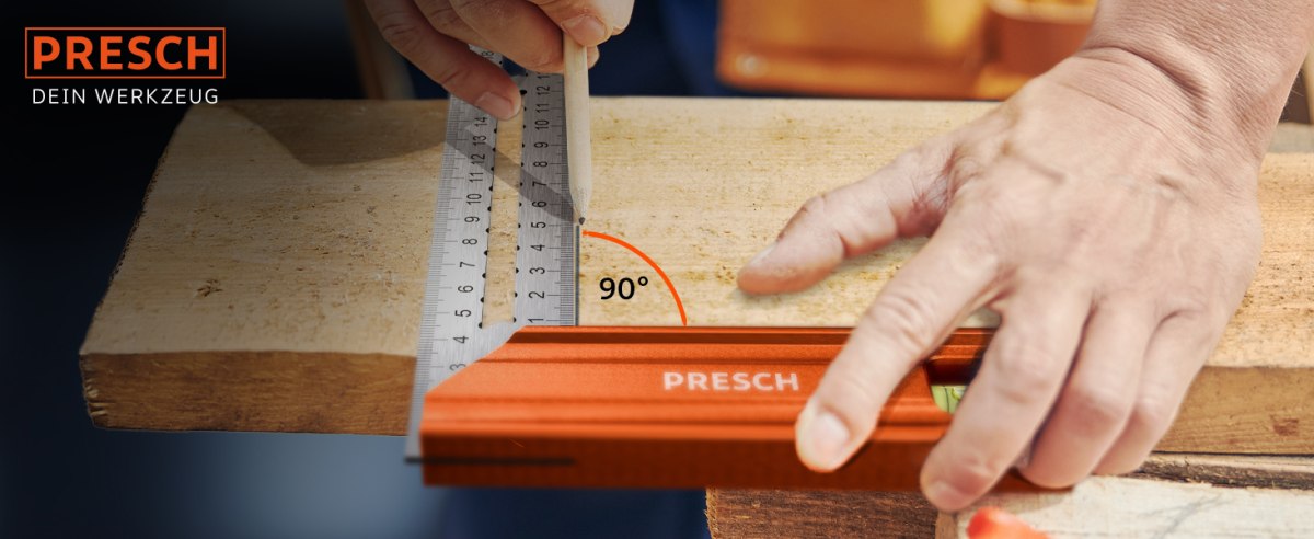 PRESCH Anschlagwinkel 350mm zur präzisen Holzmessung, mit Tischlerwinkel auf Holzbrett und Markierung bei 90 Grad Winkel