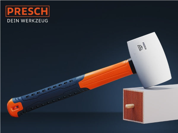 Weißer Gummihammer von Presch mit ergonomischem Griff und Schonhammer Funktion.