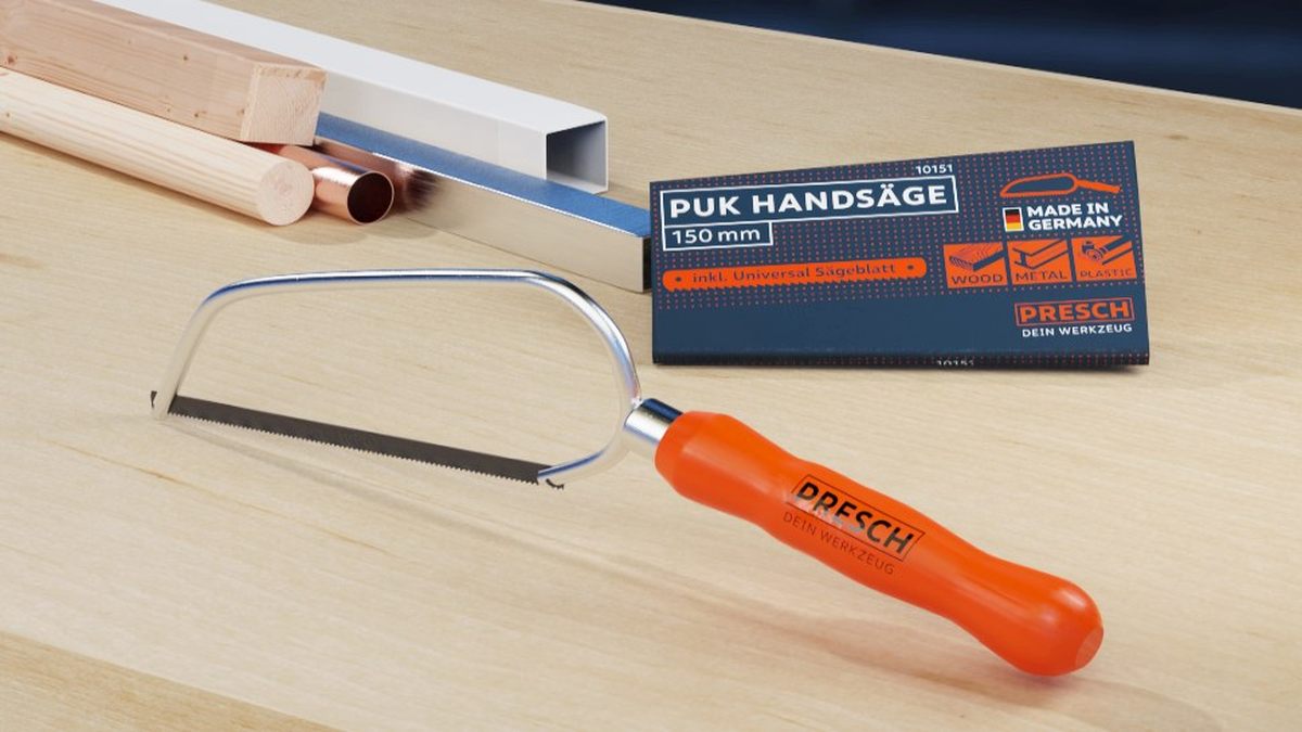 PRESCH PUK Handsäge 150mm mit Universal Sägeblatt für Holz, Metall und Kunststoff auf Werkbank