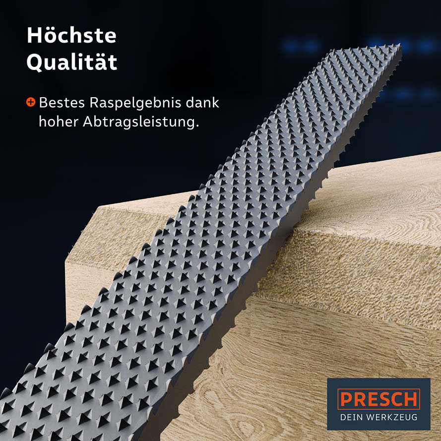 Holzraspel flachstumpf von PRESCH mit hoher Abtragsleistung auf einem Holzblock, Feile für Holzbearbeitung.